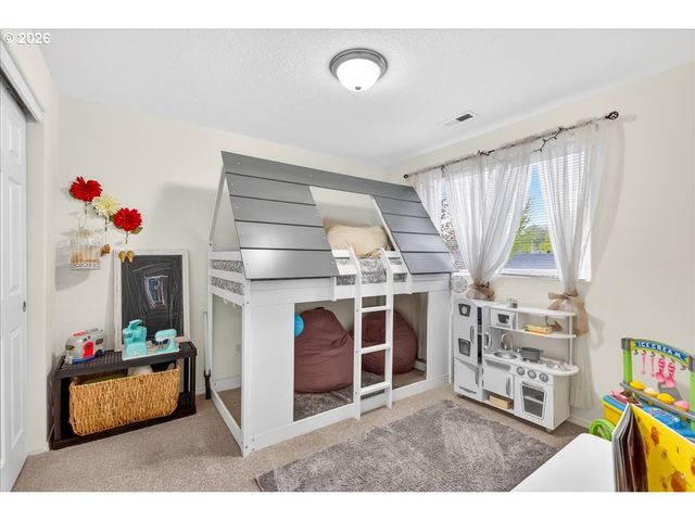 59145 WHITETAIL Ave, St Helens, OR 97051