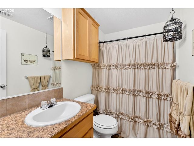 59145 WHITETAIL Ave, St Helens, OR 97051