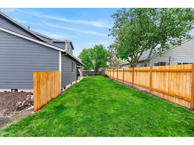 59145 WHITETAIL Ave, St Helens, OR 97051