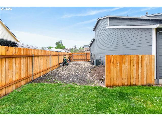 59145 WHITETAIL Ave, St Helens, OR 97051