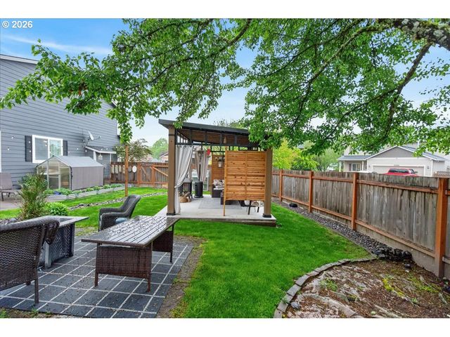 59145 WHITETAIL Ave, St Helens, OR 97051