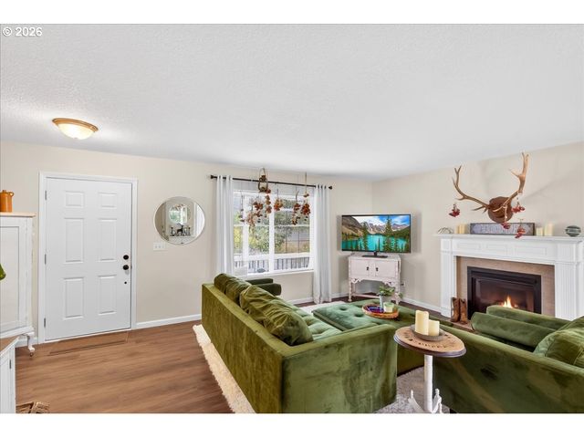 59145 WHITETAIL Ave, St Helens, OR 97051