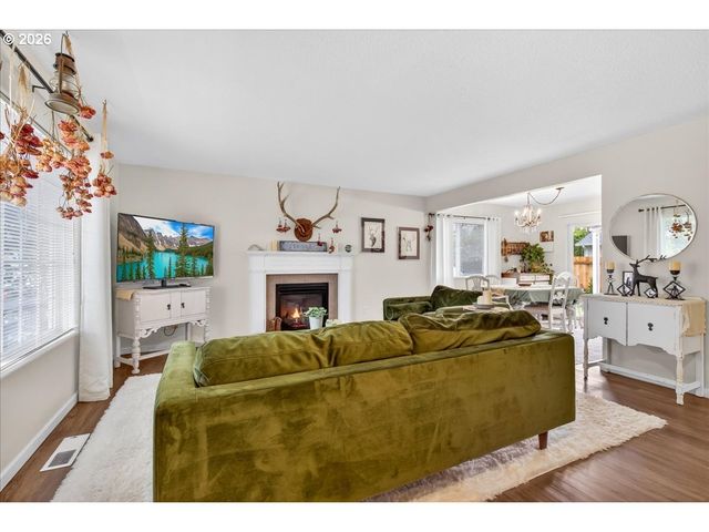 59145 WHITETAIL Ave, St Helens, OR 97051