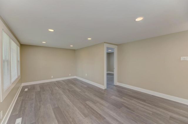 502 Tyler Drive, Carpentersville, IL 60110