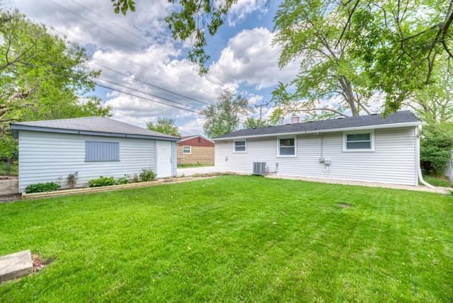502 Tyler Drive, Carpentersville, IL 60110