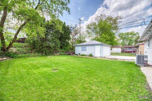 502 Tyler Drive, Carpentersville, IL 60110