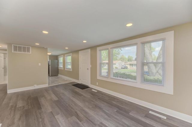 502 Tyler Drive, Carpentersville, IL 60110