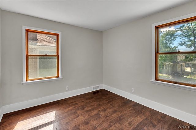 40 Mckinley Avenue, Tonawanda, NY 14217