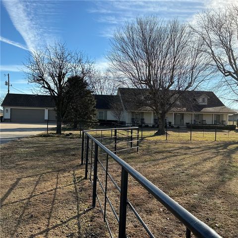 18638 Harmon Road, Fayetteville, AR 72704