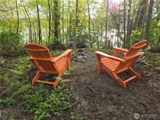 282 Manzanita Beach Road SW, Vashon, WA 98070
