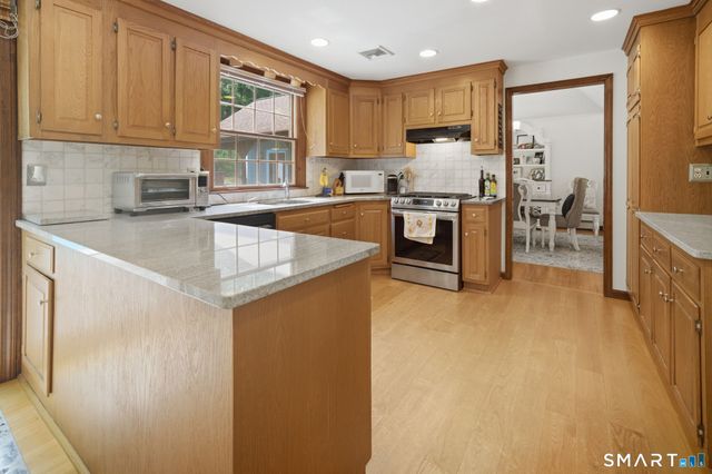 141 Founders Road, Glastonbury, CT 06033