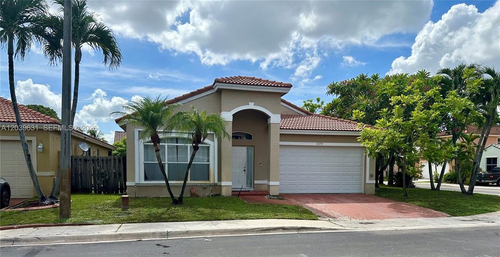 1579 SW 105th Ave, Pembroke Pines, FL 33025