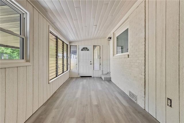 5586 Glore Drive SW, Mableton, GA 30126