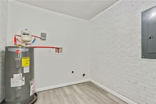 5586 Glore Drive SW, Mableton, GA 30126