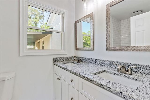 5586 Glore Drive SW, Mableton, GA 30126