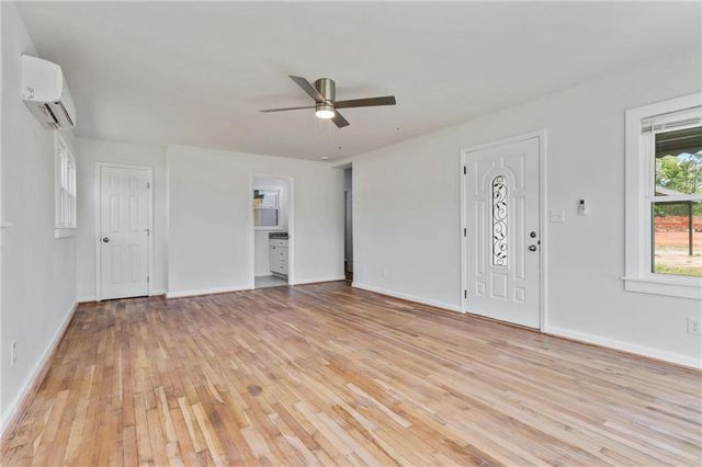 5586 Glore Drive SW, Mableton, GA 30126