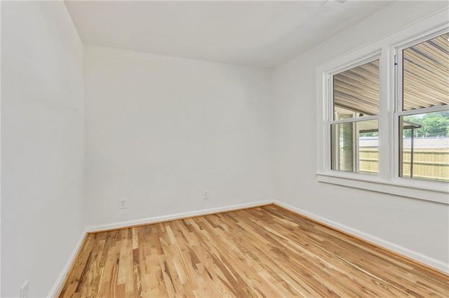 5586 Glore Drive SW, Mableton, GA 30126