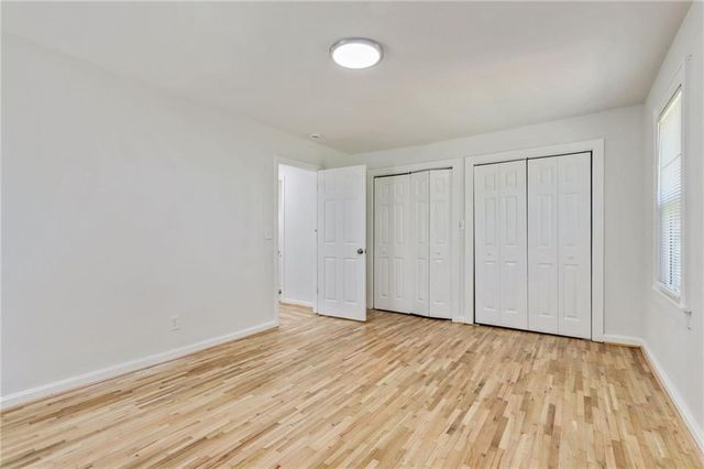 5586 Glore Drive SW, Mableton, GA 30126