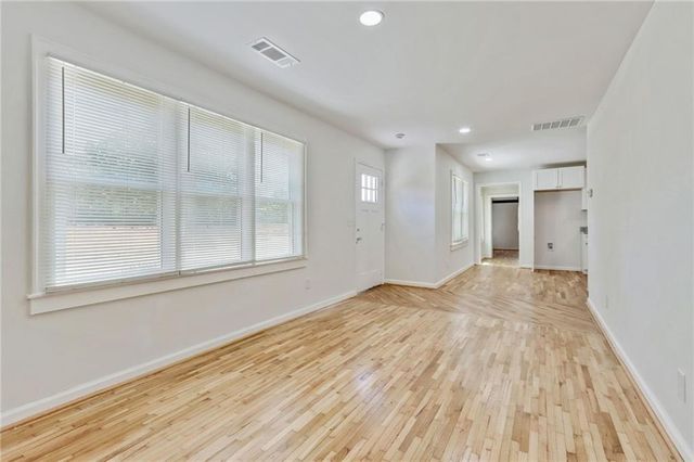 5586 Glore Drive SW, Mableton, GA 30126