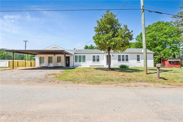 5586 Glore Drive SW, Mableton, GA 30126