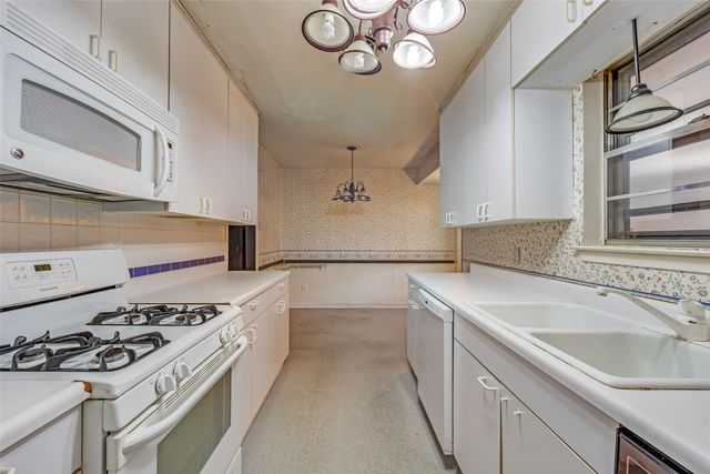 706 Gaylewood Drive, Richardson, TX 75080