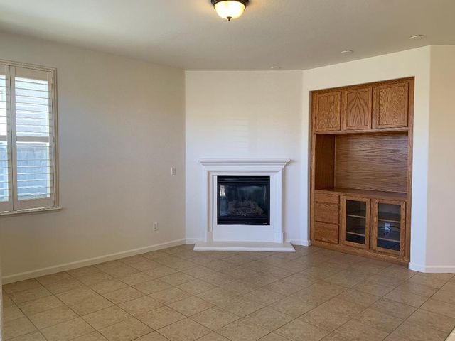 1881 Alice Way, Sacramento, CA 95834