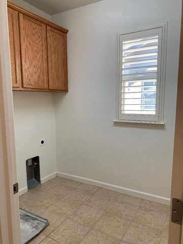1881 Alice Way, Sacramento, CA 95834