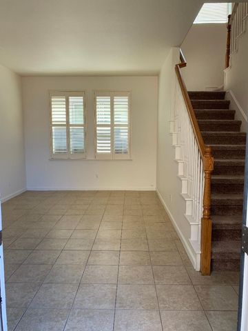 1881 Alice Way, Sacramento, CA 95834