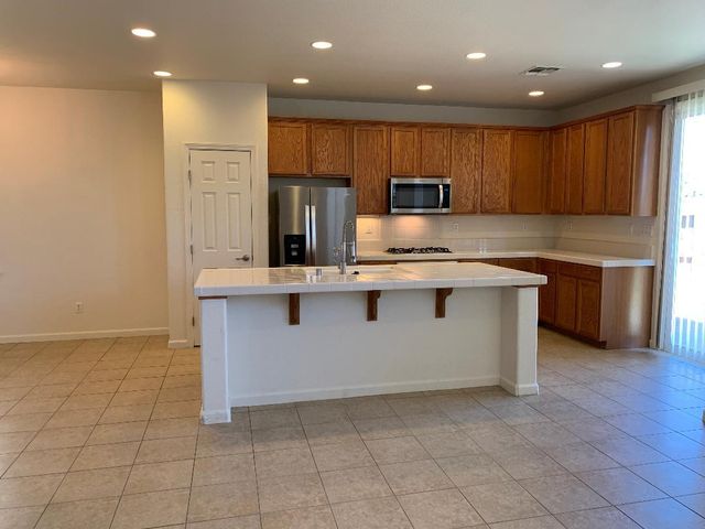 1881 Alice Way, Sacramento, CA 95834
