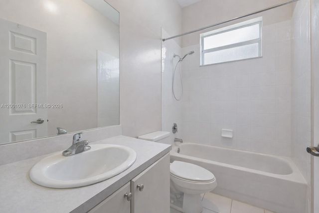 690 SE 30th Dr, Homestead, FL 33033