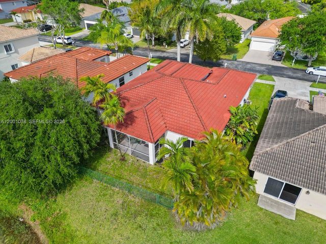 690 SE 30th Dr, Homestead, FL 33033
