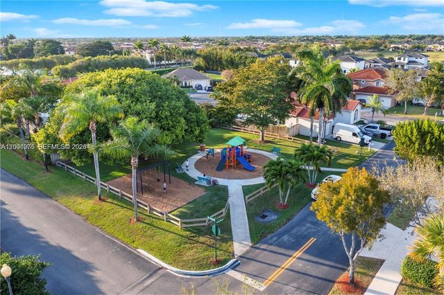 690 SE 30th Dr, Homestead, FL 33033