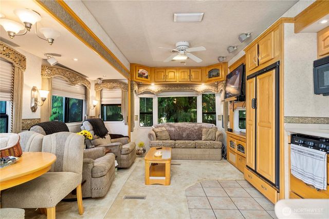 18201 Renton Maple Valley Road SE, Maple Valley, WA 98038