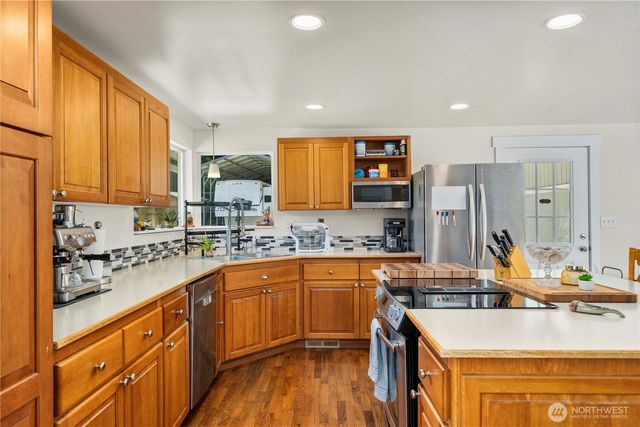 18201 Renton Maple Valley Road SE, Maple Valley, WA 98038