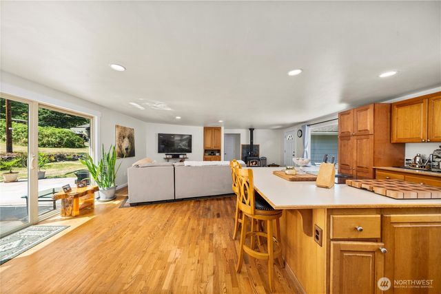 18201 Renton Maple Valley Road SE, Maple Valley, WA 98038