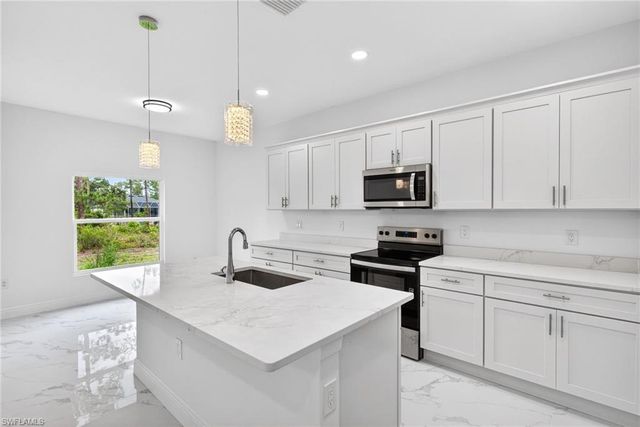 810 Jackson AVE, Lehigh Acres, FL 33972