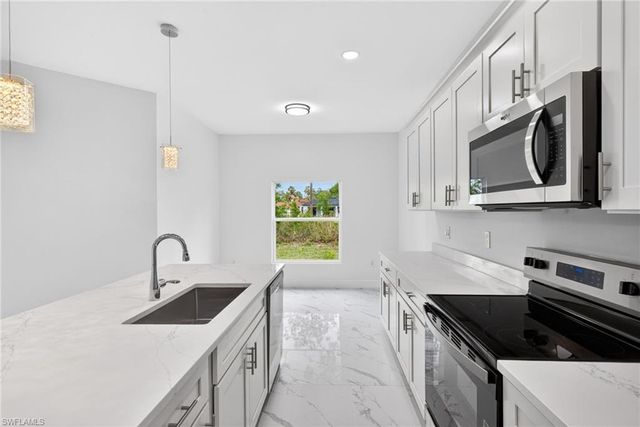 810 Jackson AVE, Lehigh Acres, FL 33972