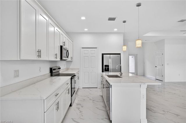 810 Jackson AVE, Lehigh Acres, FL 33972