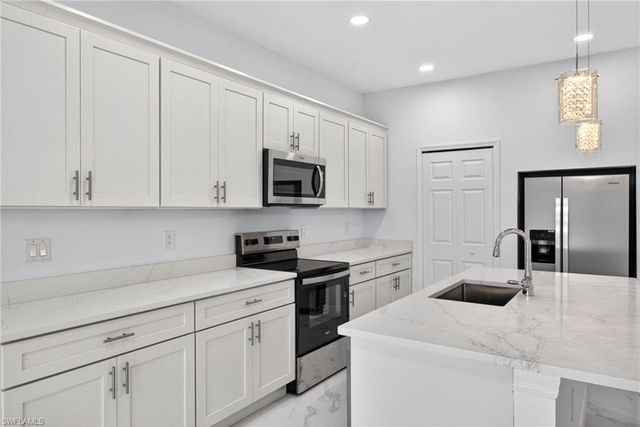 810 Jackson AVE, Lehigh Acres, FL 33972