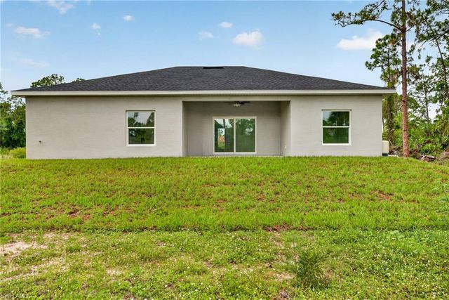 810 Jackson AVE, Lehigh Acres, FL 33972