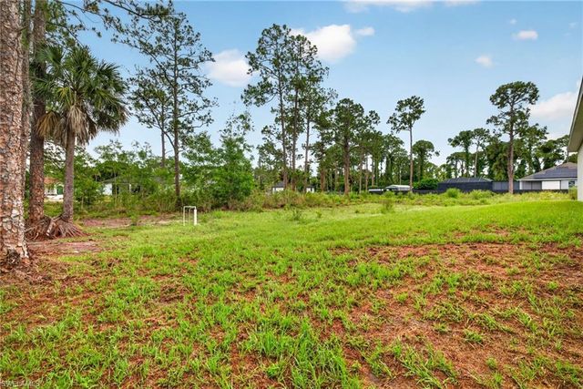 810 Jackson AVE, Lehigh Acres, FL 33972