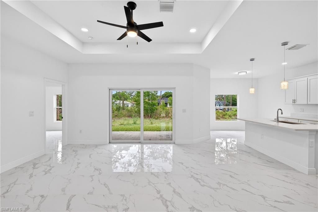 810 Jackson AVE, LEHIGH ACRES, FL 33972 — photo 3