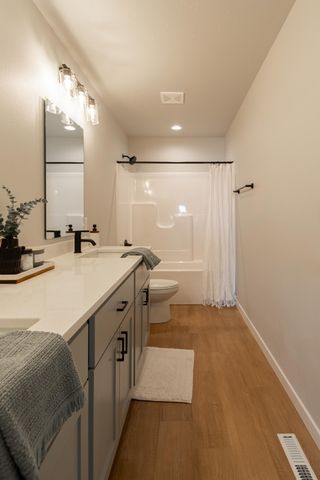 6241 86th Avenue S, Horace, ND 58047