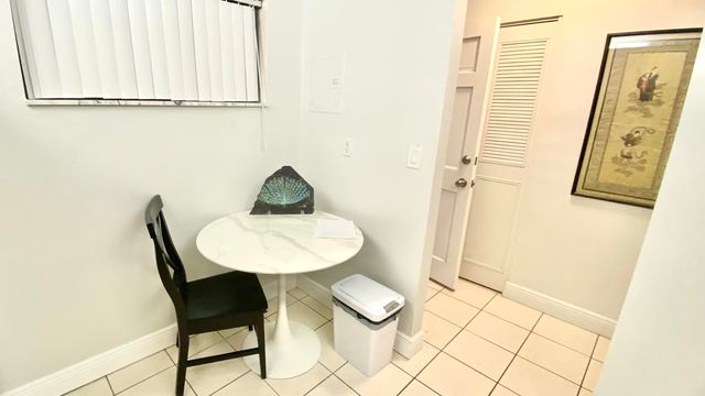 2724 Garden S 207, Lake Worth, FL 33461