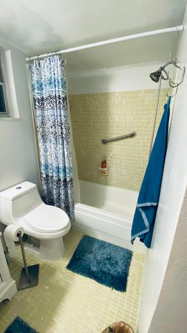 2724 Garden S 207, Lake Worth, FL 33461