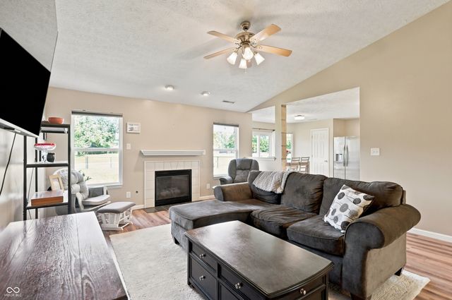 1406 Fall Ridge Drive, Brownsburg, IN 46112