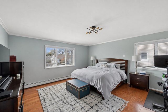114 Doncaster Road, Malverne, NY 11565