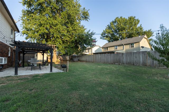1146 E 137th Street E, Glenpool, OK 74033