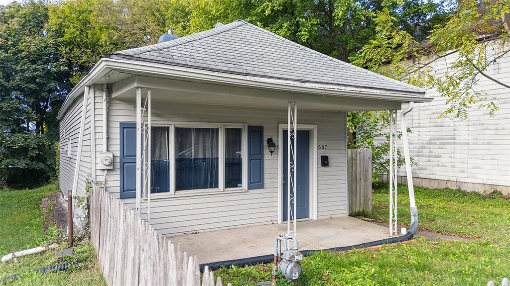 607 Olive Ln, Ambridge, PA 15003