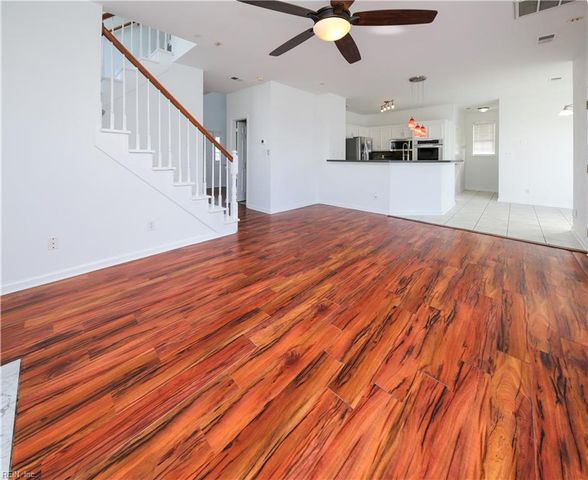 102 Lakes Edge DR, Suffolk, VA 23434